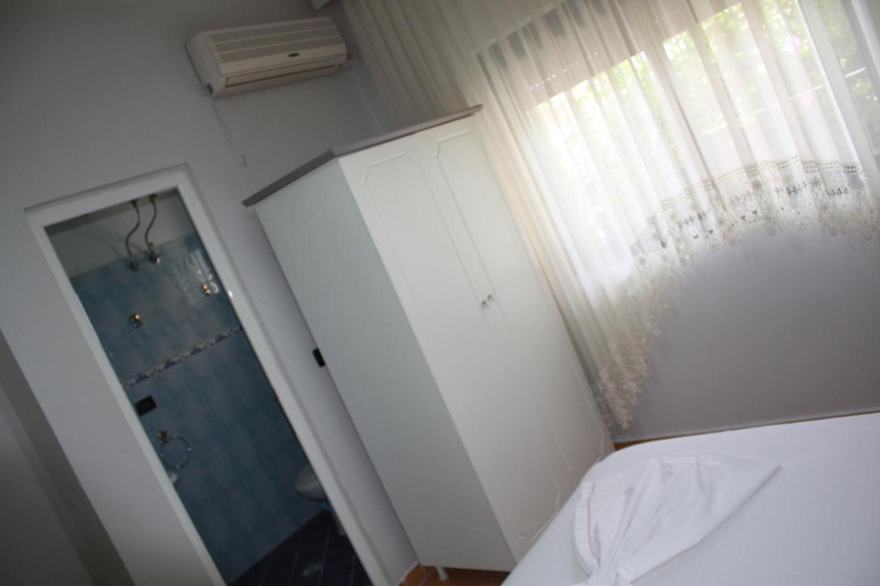Kanina Hotel&Hostel Sarandë Exteriör bild