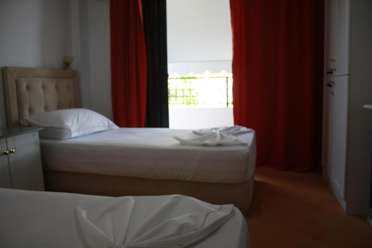Kanina Hotel&Hostel Sarandë Exteriör bild
