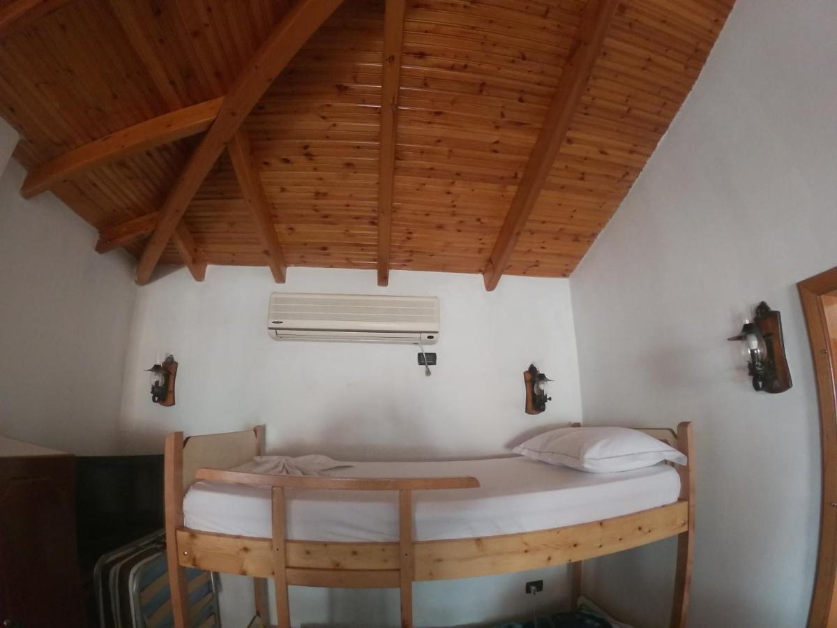 Kanina Hotel&Hostel Sarandë Exteriör bild